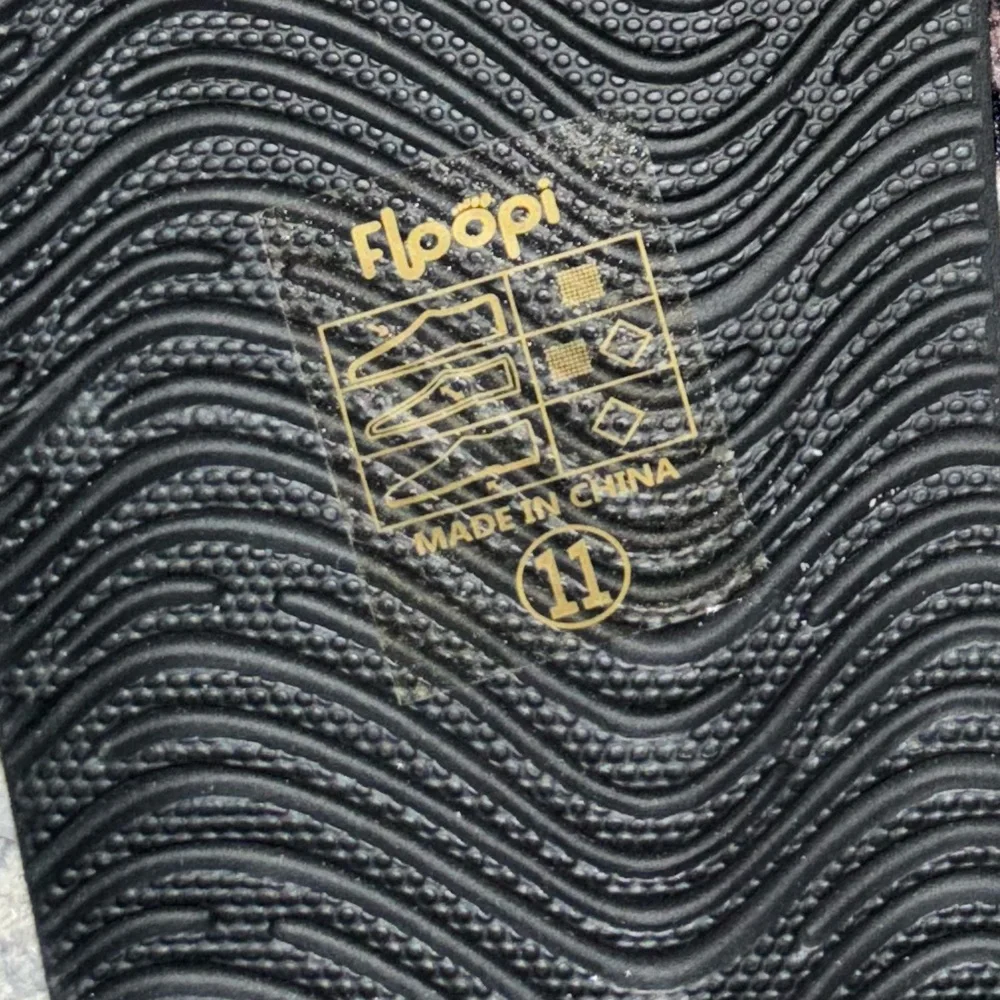 Floopi NWT Leopard Yoga Mat Flip Flops Size 11 Shoes